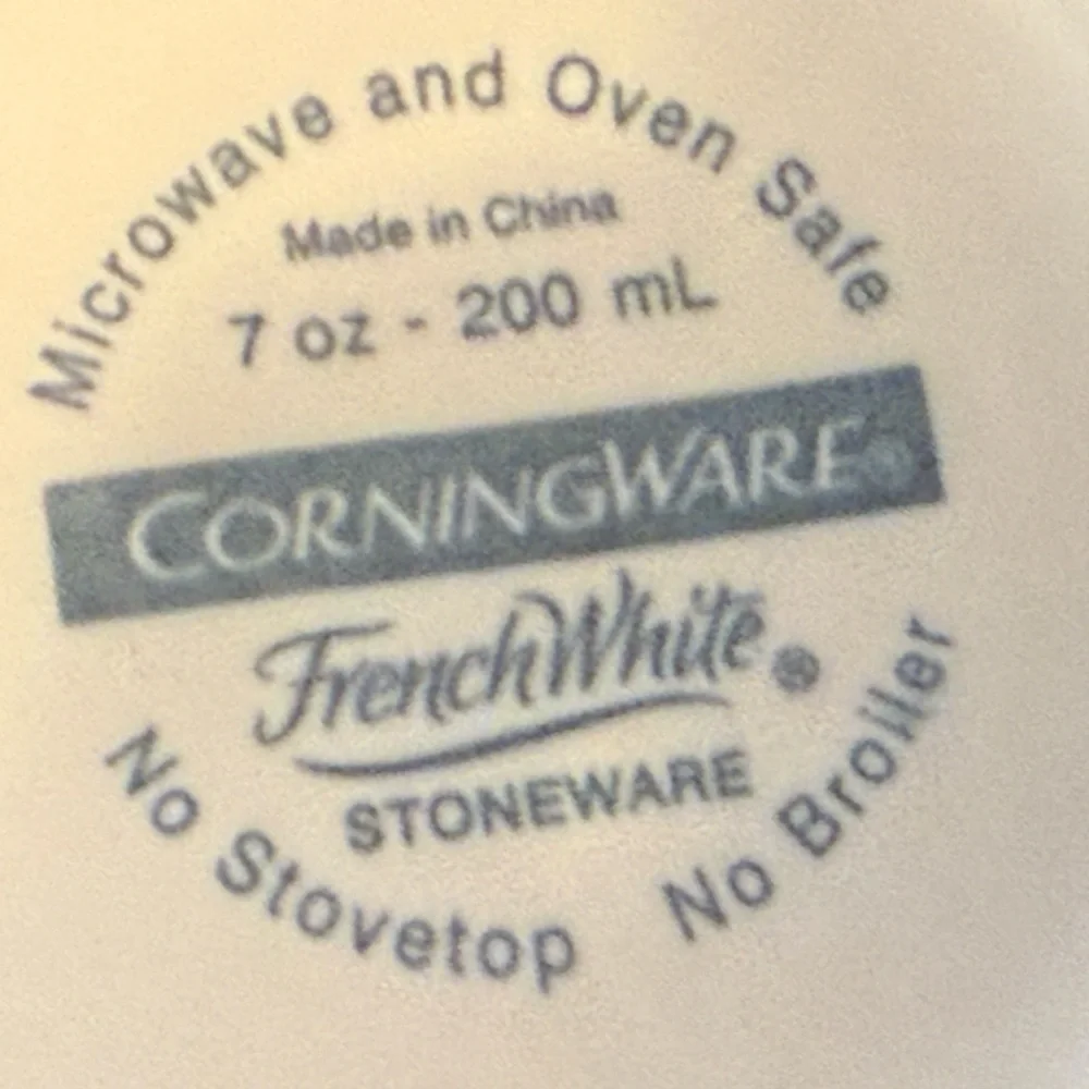 Corning Ware F-5-B White Round Casserole 1.6 Liter & 7 ounce dessert or soufflé.